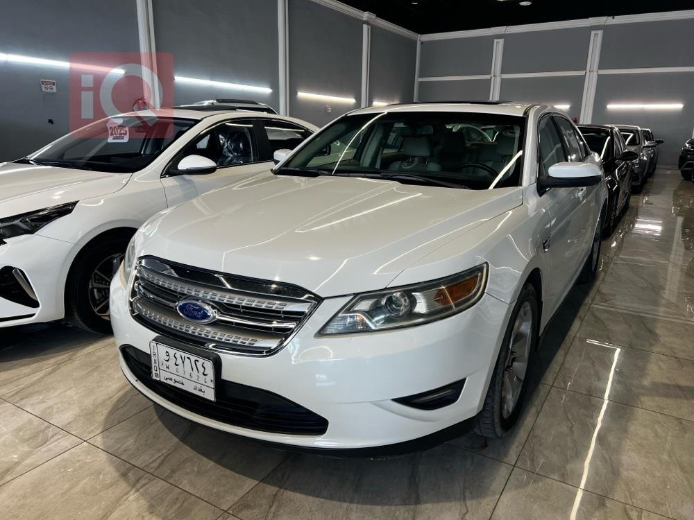 Ford Taurus
